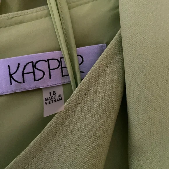 Kasper suit - Picture 4 of 5